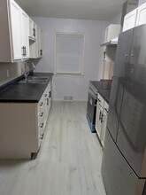 5712 42nd Ave N, Unit 5712 Duplex in Robbinsdale, MN - Building Photo - Building Photo