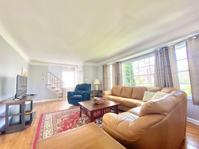 property at 2336 Canterbury Rd