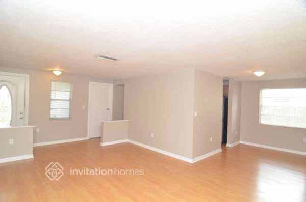 7173 Channelside Ln in Pinellas Park, FL - Building Photo - Building Photo
