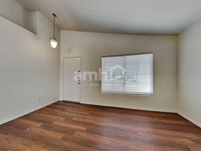 8208 W Apache St in Phoenix, AZ - Building Photo - Building Photo