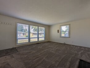 1593 Maywood Ave in Eugene, OR - Building Photo - Building Photo