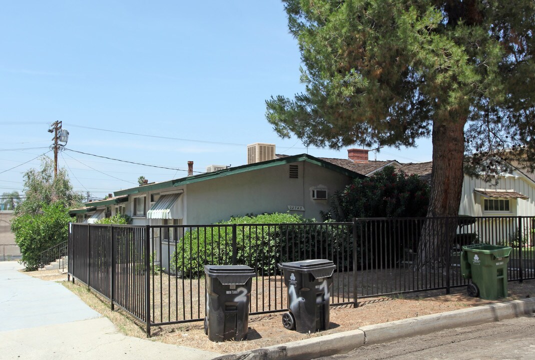 22745-7 Del Valle St in Woodland Hills, CA - Building Photo