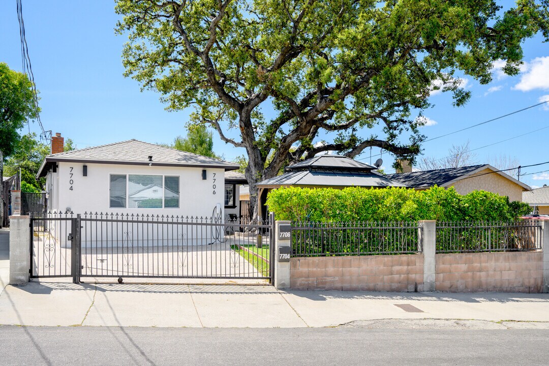7706 Kyle St in Tujunga, CA - Building Photo