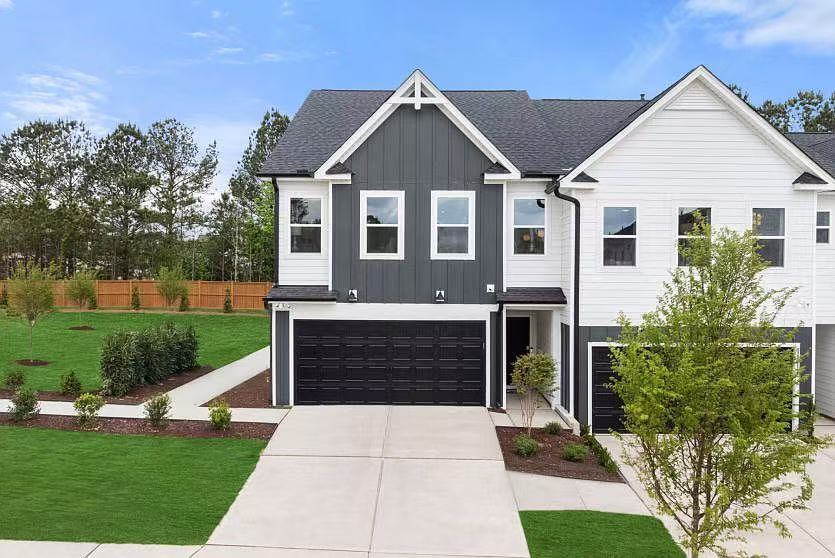 6023 Enclosure Way in Durham, NC - Building Photo