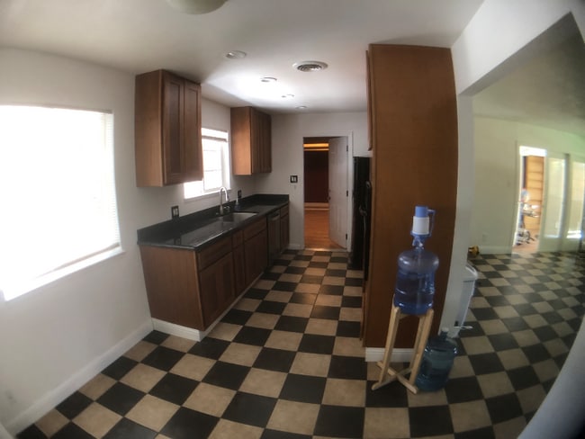 906 Sycamore Ln in Davis, CA - Building Photo - Building Photo