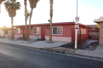 2208 Sunrise Ave in Las Vegas, NV - Building Photo - Building Photo