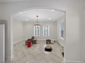 2033 Fairview in Cleveland, OH - Foto de edificio - Building Photo