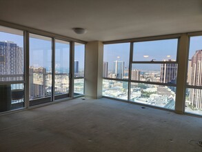 909 Kapiolani Blvd, Unit 909 Kapiolani, unit 3204 in Honolulu, HI - Foto de edificio - Building Photo