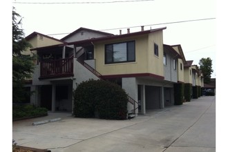 Los Arboles Apartments in Monterey, CA - Building Photo - Building Photo