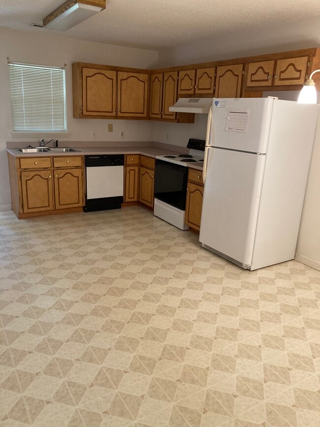 2705 Caudill Ave, Unit E in Goldsboro, NC - Building Photo - Building Photo
