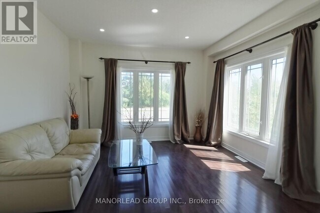 18 Snowling Dr in Ajax, ON - Building Photo - Building Photo