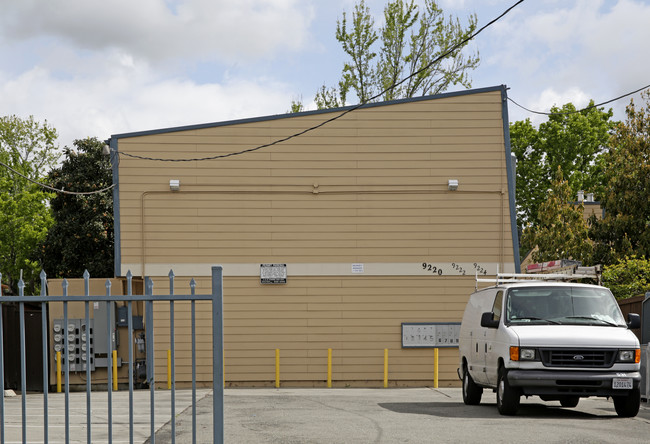 9220-9224 Sunnyside St in Oakland, CA - Building Photo - Building Photo