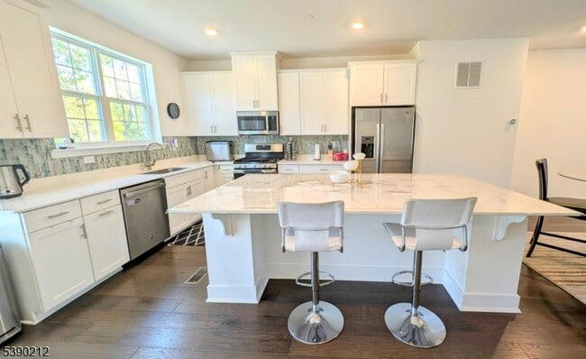6 McCluskey Pl in Morris Plains, NJ - Building Photo - Building Photo