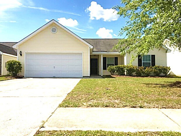 7 Willow Lakes Dr in Savannah, GA - Building Photo