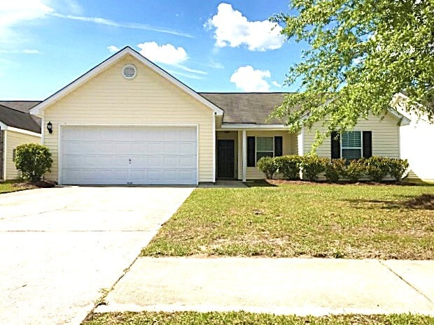 property at 7 Willow Lakes Dr