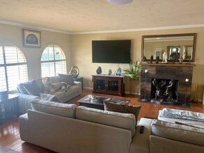 2457 Burgener Blvd in San Diego, CA - Building Photo - Building Photo