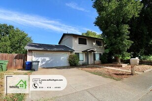 3867 Apollo St in Redding, CA - Building Photo