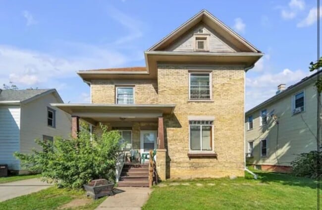 1910 Lasalle St, Unit 1910 LaSalle st