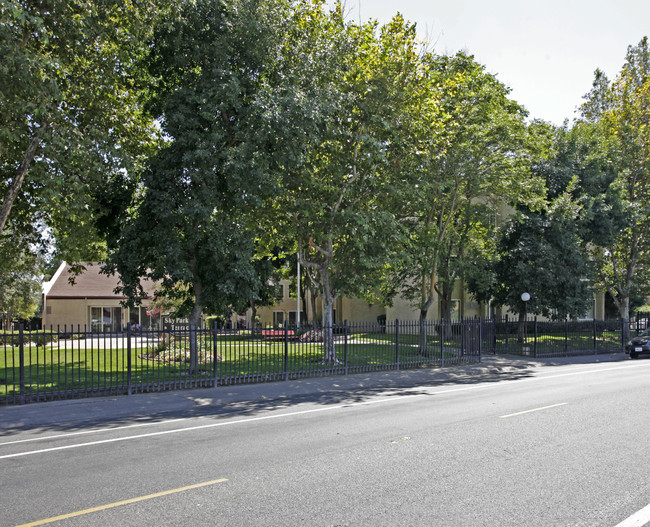 Sky Parkway Terrace For Senior in Sacramento, CA - Building Photo - Building Photo