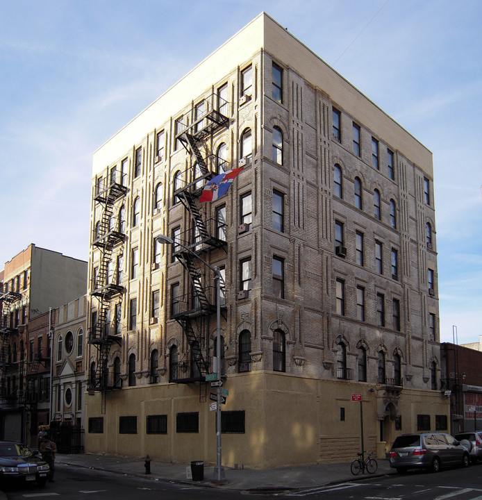 182-184 Stanton St in New York, NY - Building Photo