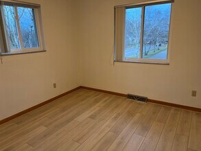621 Broad St in Ashland, OH - Foto de edificio - Building Photo