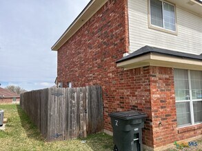 2709 Vernice Loop, Unit B in Killeen, TX - Foto de edificio - Building Photo