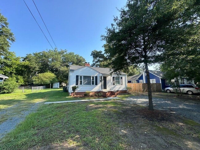 610 Engleside St in Monroe, NC - Foto de edificio - Building Photo