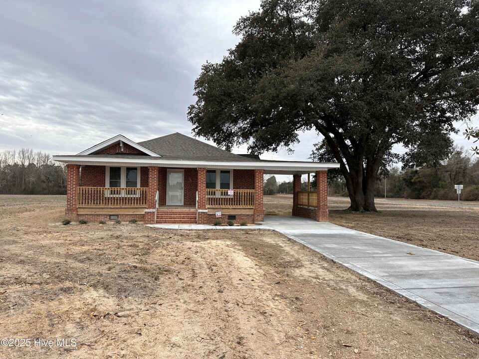 1849 Rennert Rd in Lumberton, NC - Building Photo