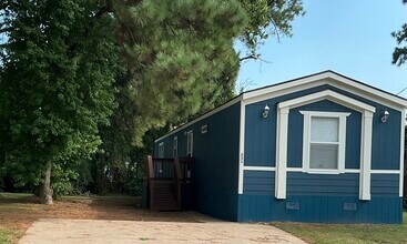 231 Fryer St in Conroe, TX - Building Photo - Building Photo