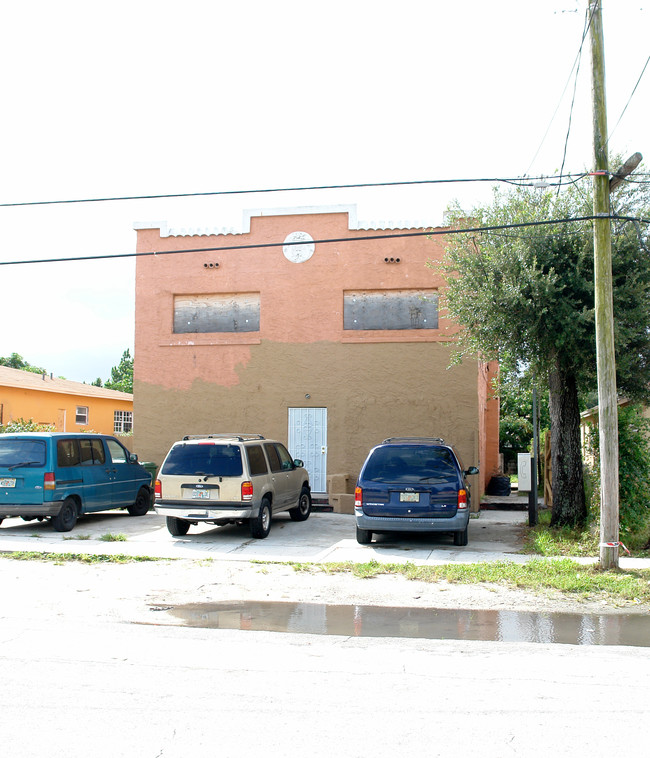 130 NW 69th St in Miami, FL - Building Photo - Building Photo