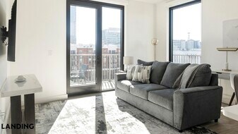 1007 S Mint St, Unit 826 in Charlotte, NC - Building Photo