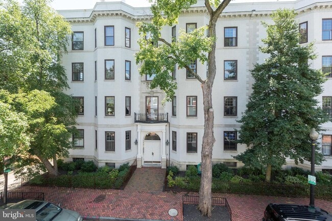 property at 3014 Dent Pl NW