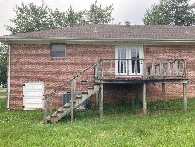 1402 Valleywood Dr in Murray, KY - Building Photo - Building Photo