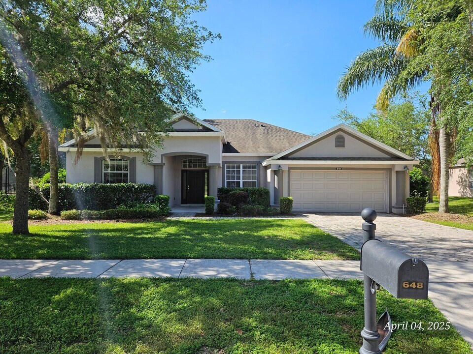 648 Brookfield Pl in Apopka, FL - Building Photo