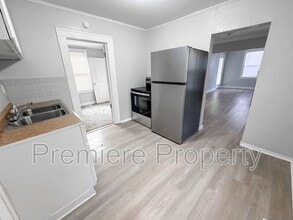 1537 S Willow Ave in Independence, MO - Building Photo - Building Photo