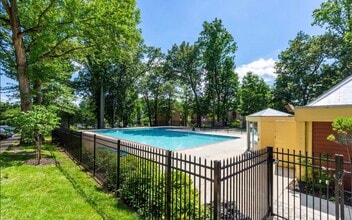 8316 Tobin Rd, Unit 8316 in Annandale, VA - Building Photo - Building Photo