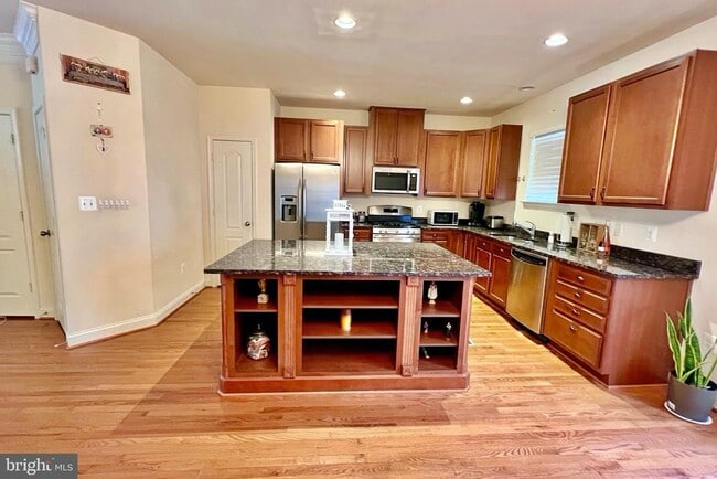 4905 Potomac Highlands Cir in Triangle, VA - Building Photo - Building Photo