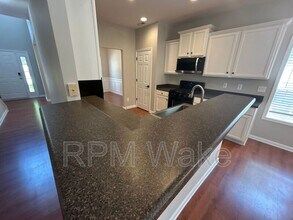 404 Straywhite Ave in Apex, NC - Building Photo - Building Photo