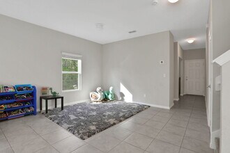 12517 Creekside Mnr Dr in Jacksonville, FL - Building Photo - Building Photo