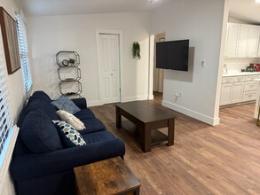 3000 Karen Ave in Largo, FL - Building Photo - Building Photo