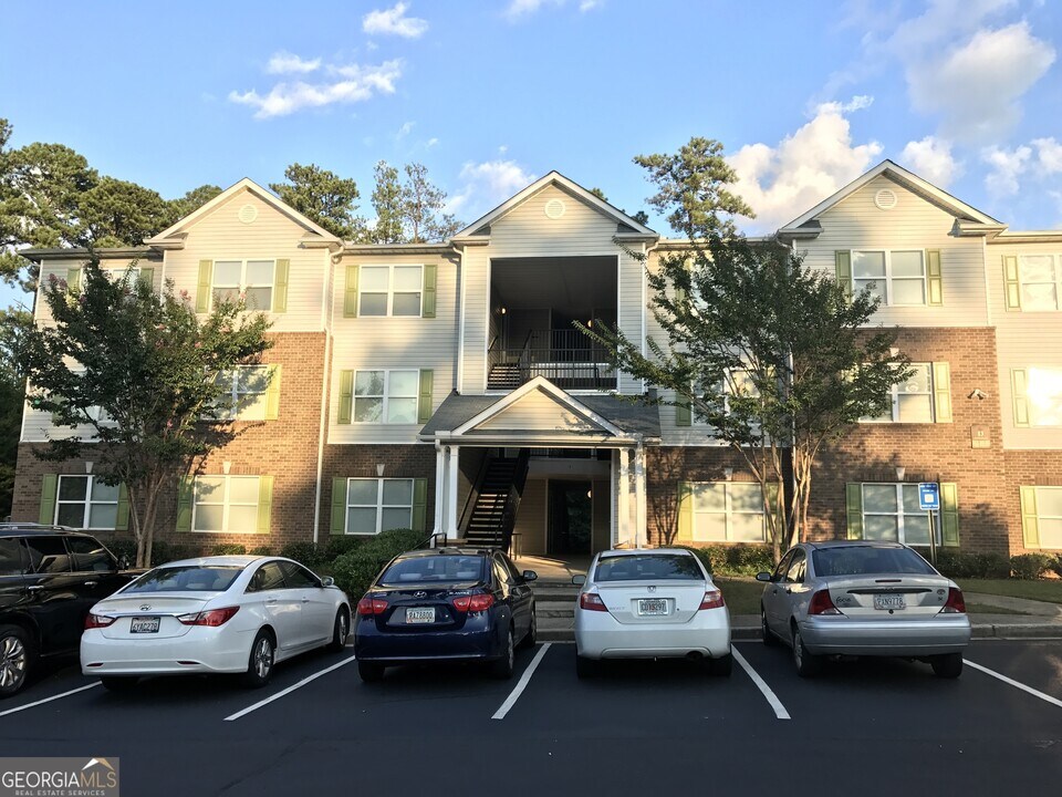 13104 Fairington Ridge Cir in Stonecrest, GA - Building Photo