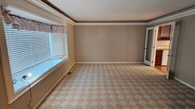 5S300 Tuthill Rd in Naperville, IL - Building Photo - Building Photo