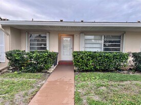 8838 Bella Vista Dr in Boca Raton, FL - Building Photo