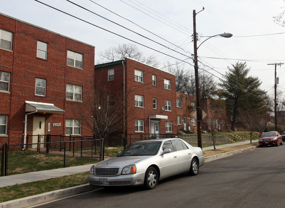 6010 Clay St NE in Washington, DC - Foto de edificio