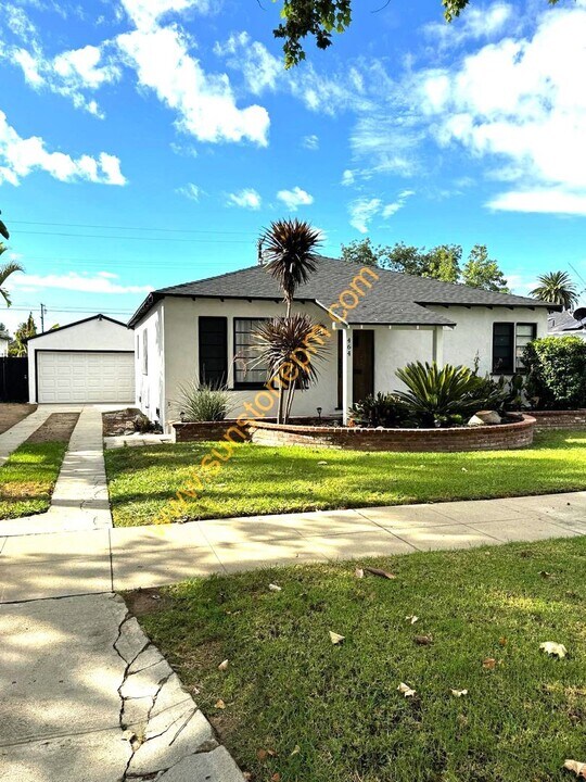 464 Chester Pl in Pomona, CA - Building Photo