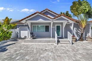 2263 SW 12th St in Miami, FL - Building Photo