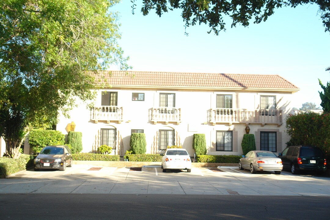 1450 Chalcedony St in Pacific Beach, CA - Foto de edificio
