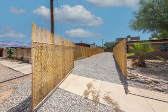 2538 N Sycamore Blvd in Tucson, AZ - Building Photo - Building Photo