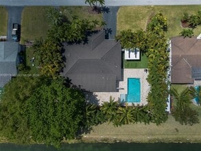 8745 SW 182nd Terrace in Palmetto Bay, FL - Building Photo - Building Photo