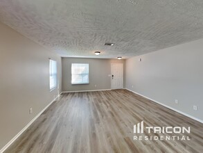 1302 Kaiser Dr in Smyrna, TN - Building Photo - Building Photo